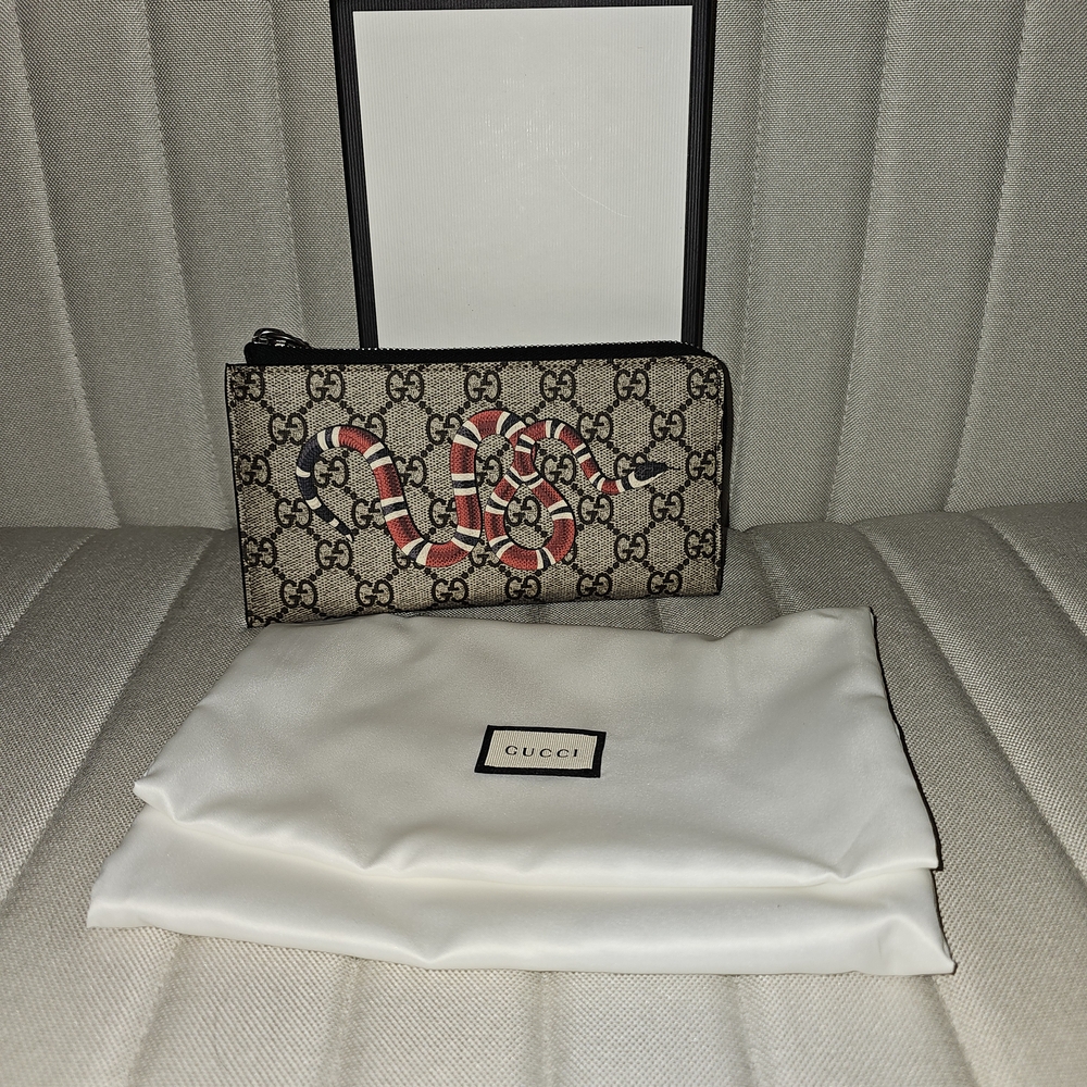 New Authentic Gucci GG Supreme Kingsnake Print Large Top Zip Wallet